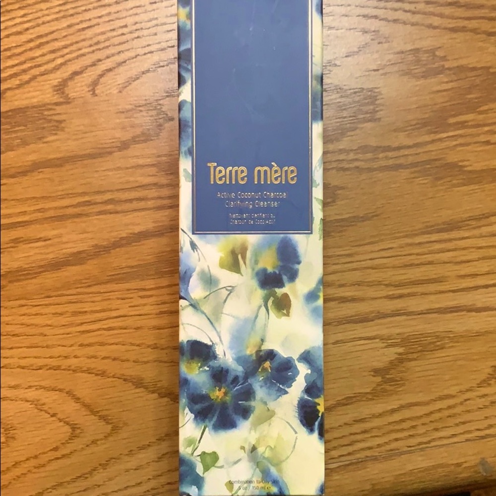 Terre mere cleanser